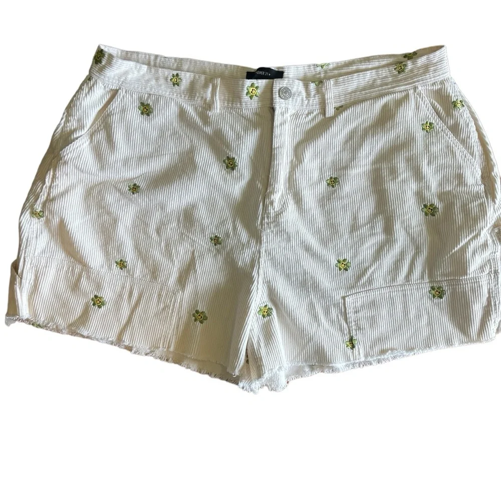 Forever 21+ Smiley Face Corduroy Shorts Size 3X - Picture 2 of 7